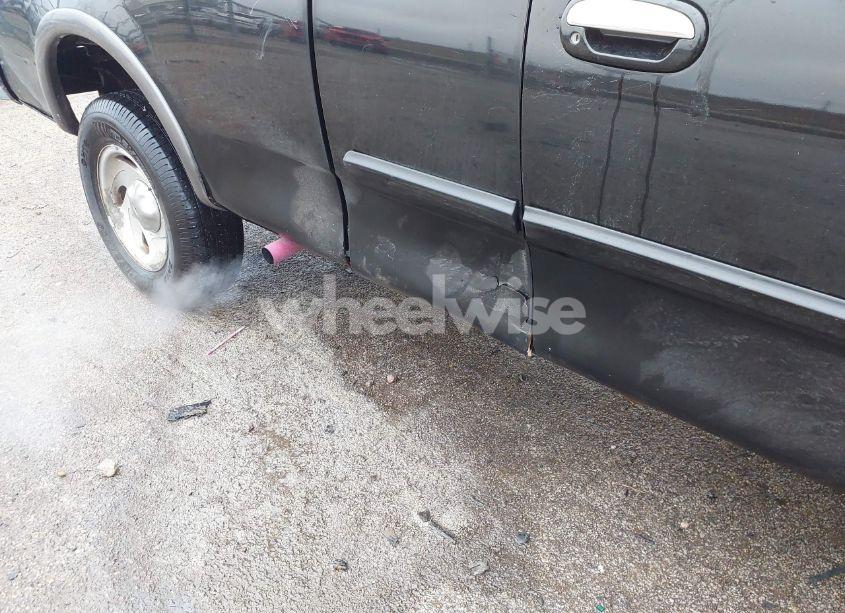 Photo 13 of 2000 Ford F-150 LARIAT/WORK SERIES/XL/XLT (VIN 1FTRX18LXYNA76850)