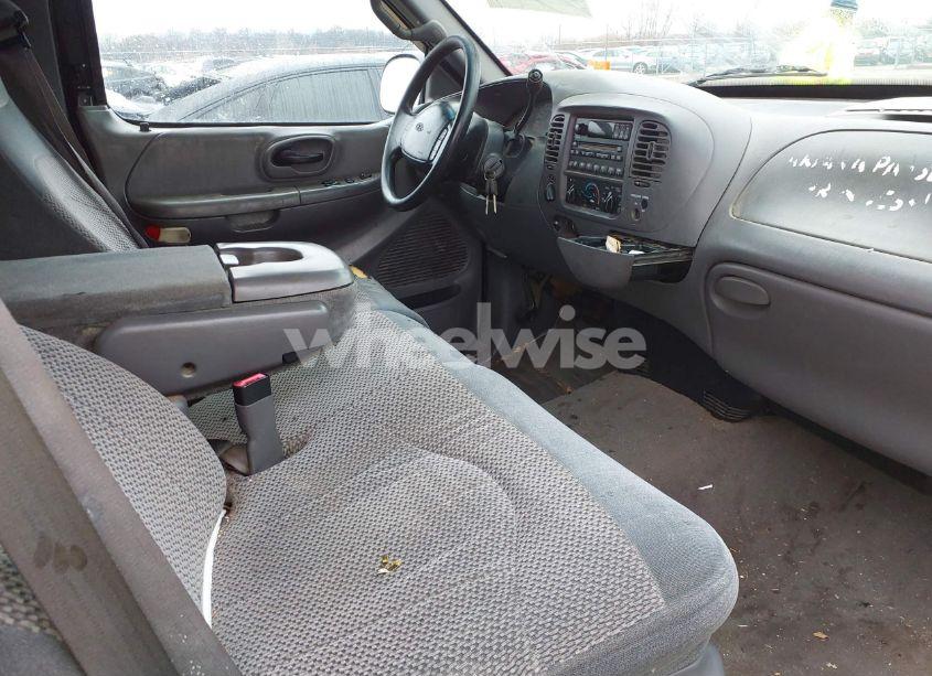 Photo 5 of 2000 Ford F-150 LARIAT/WORK SERIES/XL/XLT (VIN 1FTRX18LXYNA76850)