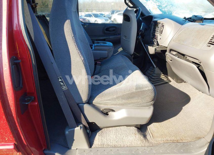 Photo 5 of 2000 Ford F-150 LARIAT/WORK SERIES/XL/XLT (VIN 1FTRX18W0YNA73725)