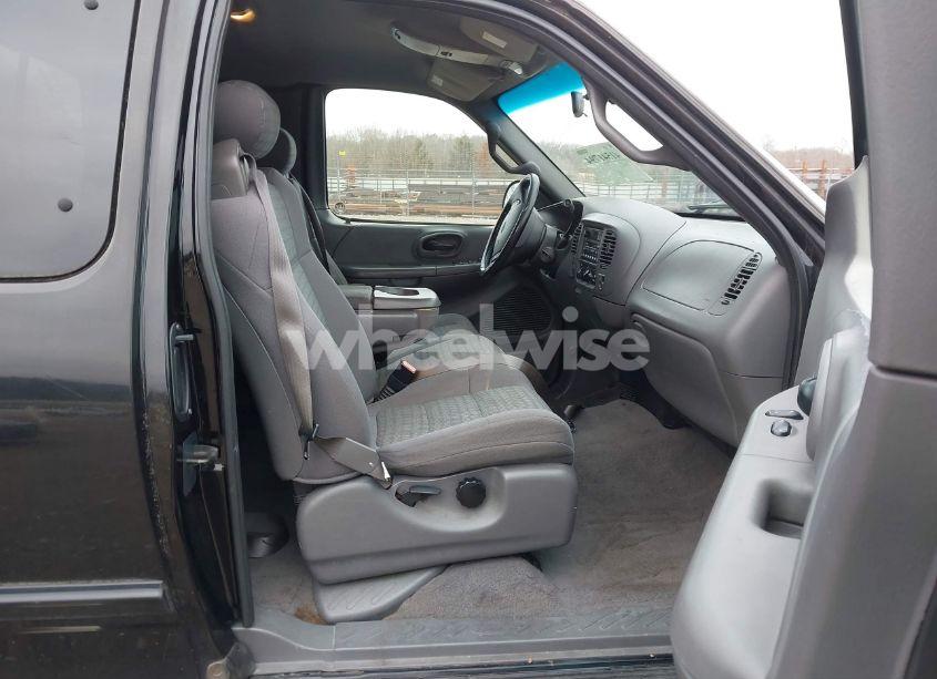 Photo 5 of 2002 Ford F-150 LARIAT/XL/XLT (VIN 1FTRX18W52NA84310)