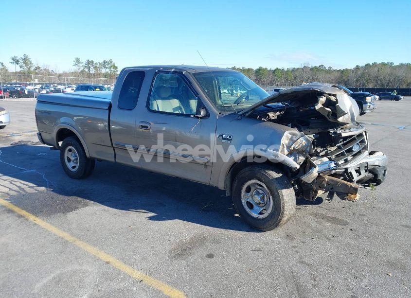 2003 Ford F-150 LARIAT/XL/XLT (VIN 1FTRX18W53NB33250) main photo
