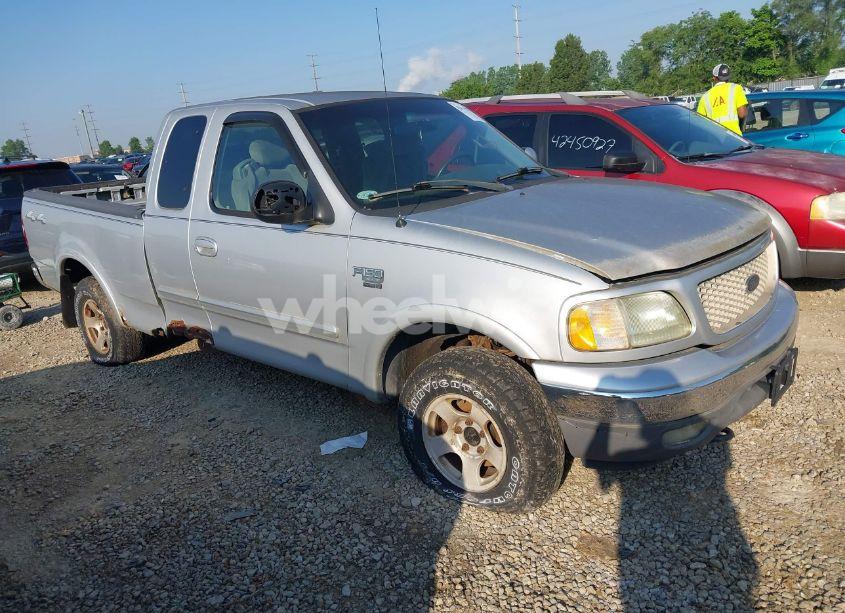 2002 Ford F-150 LARIAT/XL/XLT (VIN 1FTRX18W62NB00062) main photo