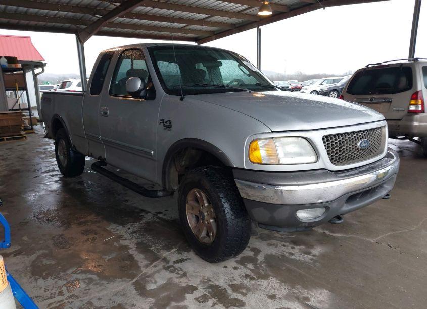2003 Ford F-150 LARIAT/XL/XLT (VIN 1FTRX18W63NB72462) main photo