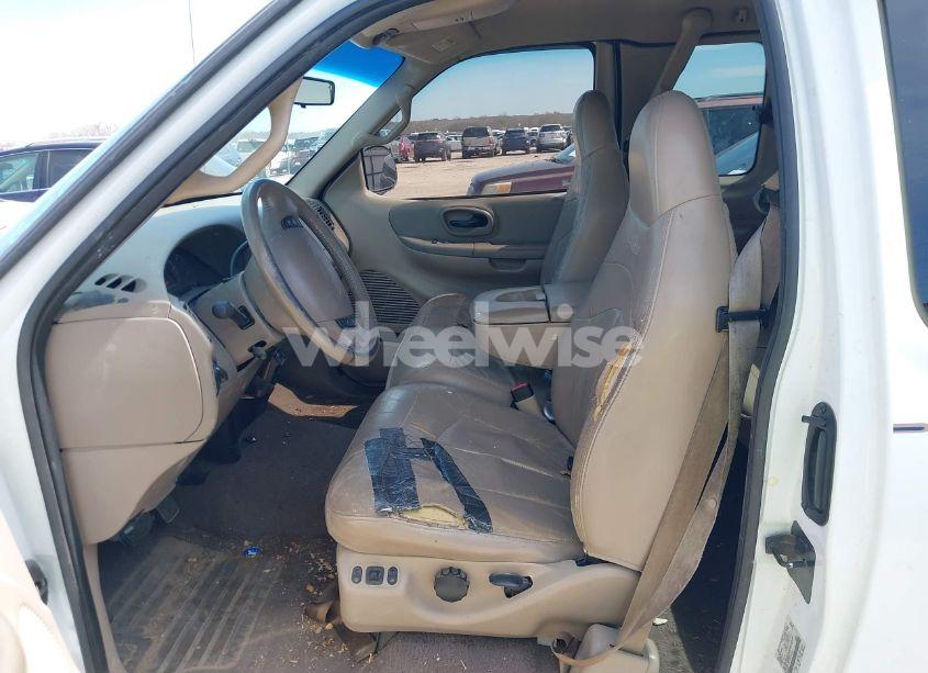 Photo 12 of 2000 Ford F-150 LARIAT/WORK SERIES/XL/XLT (VIN 1FTRX18W6YNA72319)