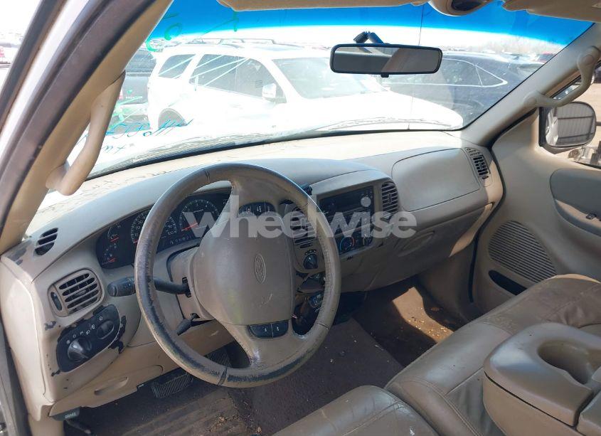 Photo 13 of 2000 Ford F-150 LARIAT/WORK SERIES/XL/XLT (VIN 1FTRX18W6YNA72319)