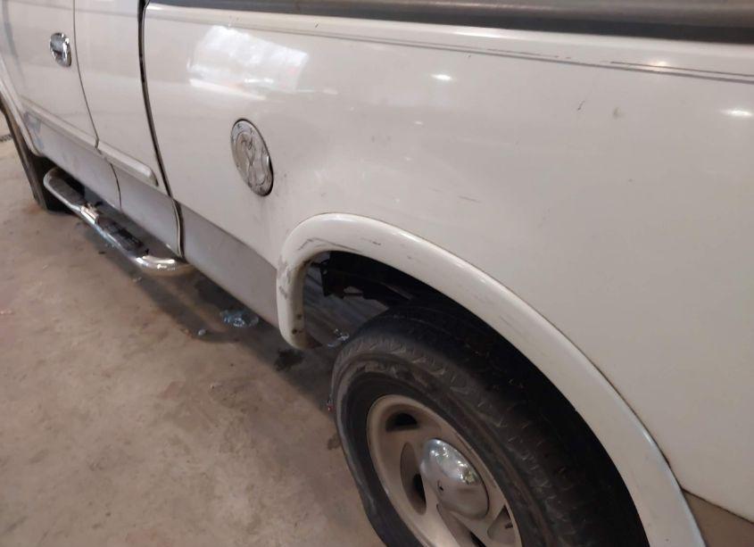 Photo 13 of 2000 Ford F-150 LARIAT/WORK SERIES/XL/XLT (VIN 1FTRX18W7YNA62690)