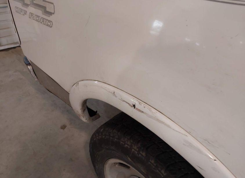 Photo 14 of 2000 Ford F-150 LARIAT/WORK SERIES/XL/XLT (VIN 1FTRX18W7YNA62690)