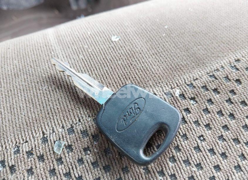 Photo 11 of 2000 Ford F-150 LARIAT/WORK SERIES/XL/XLT (VIN 1FTRX18W8YNB08110)