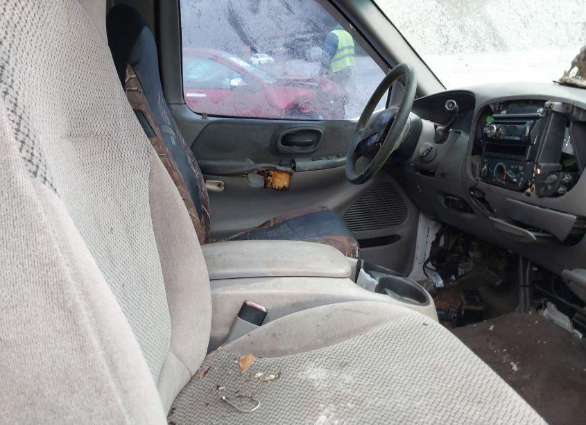 Photo 5 of 1999 Ford F-150 LARIAT/WORK SERIES/XL/XLT (VIN 1FTRX18W9XNA51186)