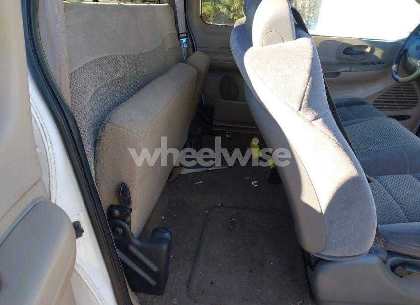 Photo 8 of 2000 Ford F-150 LARIAT/WORK SERIES/XL/XLT (VIN 1FTRX18W9YNB14241)