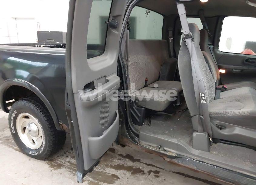 Photo 8 of 2000 Ford F-150 LARIAT/WORK SERIES/XL/XLT (VIN 1FTRX18W9YNB67215)