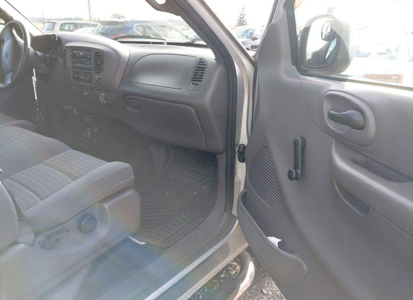 Photo 5 of 2001 Ford F-150 LARIAT/XL/XLT (VIN 1FTRX18WX1NA92448)