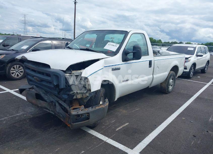 Photo 2 of 2006 Ford F-250 XL/XLT (VIN 1FTSF20P16EC33669)
