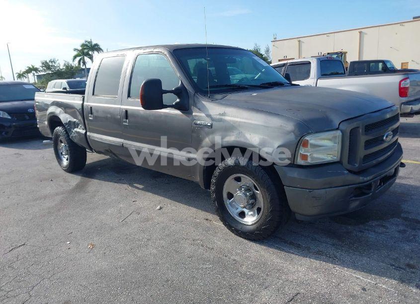 2005 Ford F-250 LARIAT/XL/XLT (VIN 1FTSW205X5EB37228) main photo