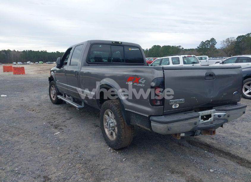Photo 3 of 2006 Ford F-250 LARIAT/XL/XLT (VIN 1FTSW21P06EC10432)