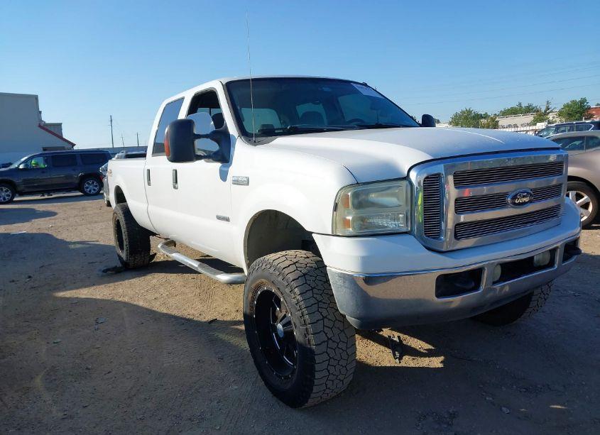2005 Ford F-250 LARIAT/XL/XLT (VIN 1FTSW21P35EB06192) main photo