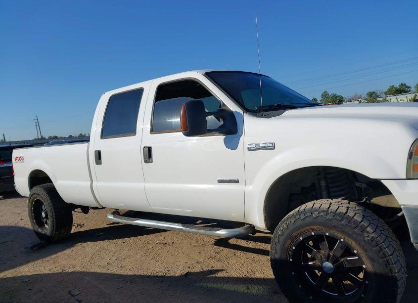 Photo 13 of 2005 Ford F-250 LARIAT/XL/XLT (VIN 1FTSW21P35EB06192)