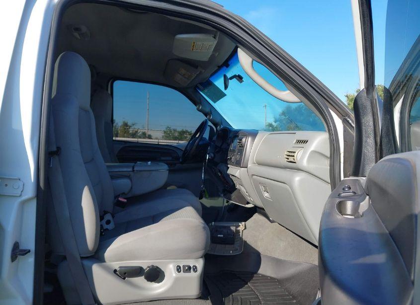 Photo 5 of 2005 Ford F-250 LARIAT/XL/XLT (VIN 1FTSW21P35EB06192)