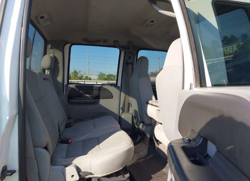 Photo 8 of 2005 Ford F-250 LARIAT/XL/XLT (VIN 1FTSW21P35EB06192)