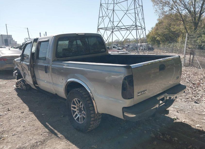 Photo 3 of 2006 Ford F-250 LARIAT/XL/XLT (VIN 1FTSW21P56EA71818)