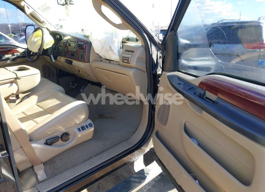 Photo 5 of 2006 Ford F-250 LARIAT/XL/XLT (VIN 1FTSW21P76EA63915)