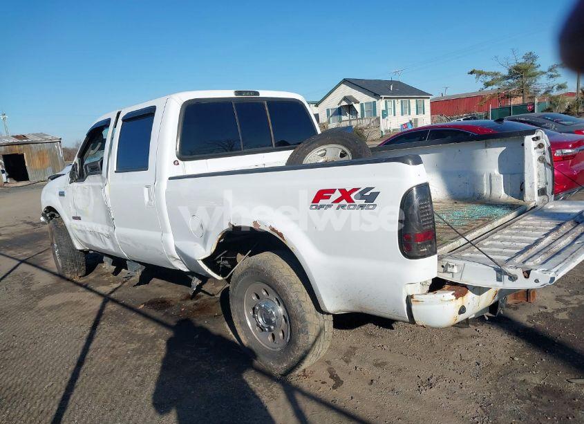 Photo 3 of 2005 Ford F-250 LARIAT/XL/XLT (VIN 1FTSW21P95EB74884)