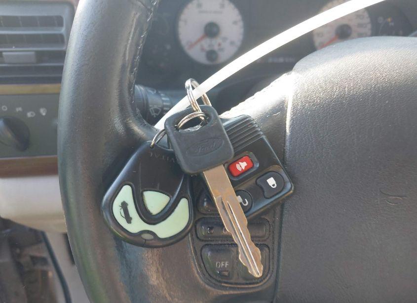 Photo 11 of 2005 Ford F-250 LARIAT/XL/XLT (VIN 1FTSW21PX5ED20838)