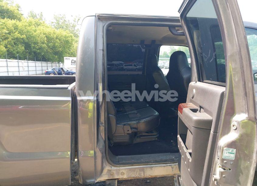 Photo 8 of 2009 Ford F-250 FX4/HARLEY-DAVIDSON/KING RANCH/LARIAT/XL/XLT (VIN 1FTSW21R79EA80400)