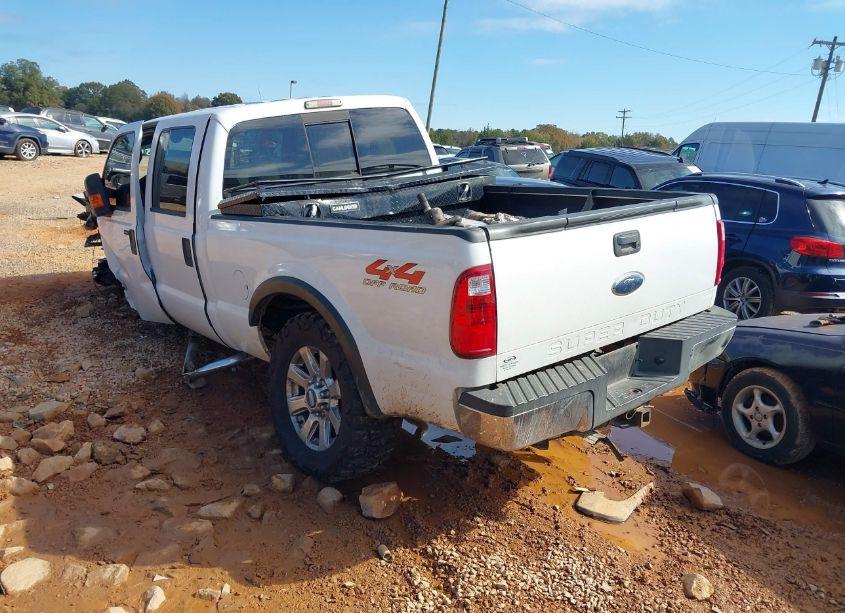 Photo 3 of 2008 Ford F-250 FX4/HARLEY-DAVIDSON/KING RANCH/LARIAT/XL/XLT (VIN 1FTSW21R88EB04458)