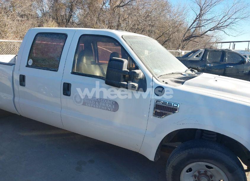 Photo 12 of 2010 Ford F-250 KING RANCH/LARIAT/XL/XLT (VIN 1FTSW2AR8AEB41371)