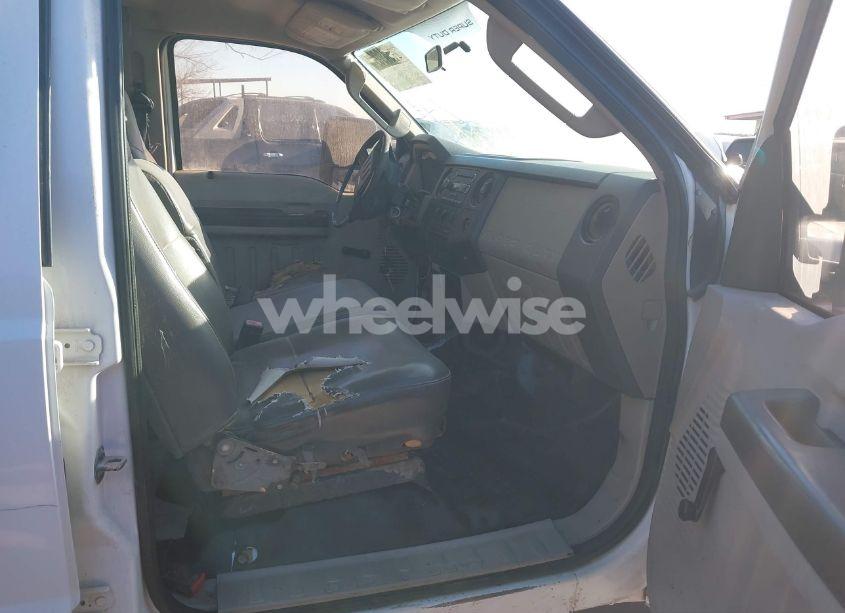 Photo 5 of 2010 Ford F-250 KING RANCH/LARIAT/XL/XLT (VIN 1FTSW2AR8AEB41371)