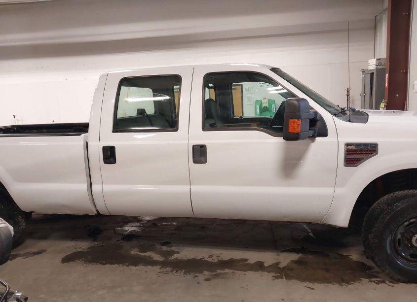 Photo 13 of 2010 Ford F-250 CABELA'S/HARLEY-DAVIDSON/KING RANCH/LARIAT/XL/XLT (VIN 1FTSW2BR7AEB26021)