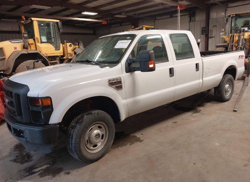 Photo 2 of 2010 Ford F-250 CABELA'S/HARLEY-DAVIDSON/KING RANCH/LARIAT/XL/XLT (VIN 1FTSW2BR7AEB26021)