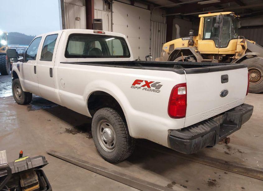 Photo 3 of 2010 Ford F-250 CABELA'S/HARLEY-DAVIDSON/KING RANCH/LARIAT/XL/XLT (VIN 1FTSW2BR7AEB26021)