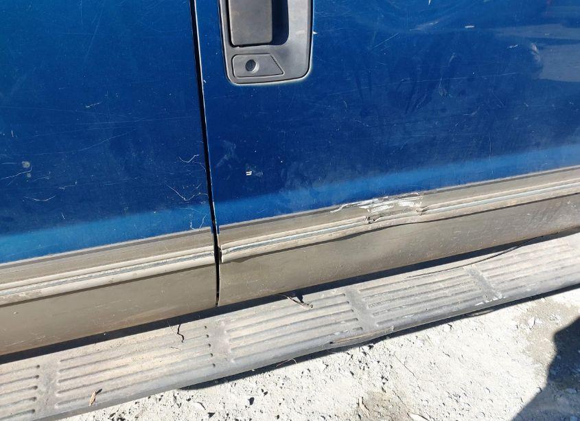 Photo 15 of 2000 Ford F-350 LARIAT/XL/XLT (VIN 1FTSW31F3YEA57707)