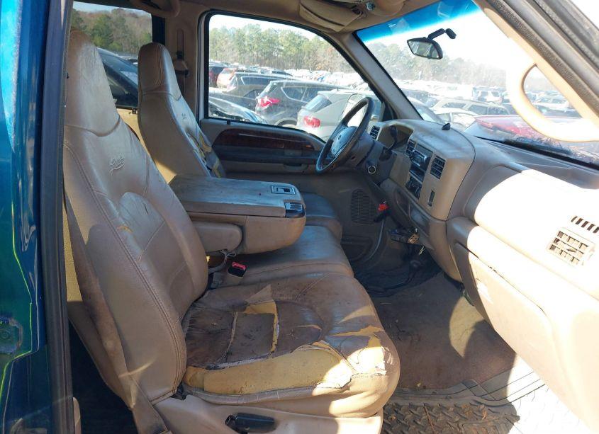 Photo 5 of 2000 Ford F-350 LARIAT/XL/XLT (VIN 1FTSW31F3YEA57707)