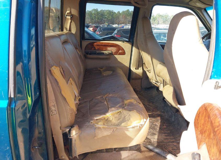 Photo 8 of 2000 Ford F-350 LARIAT/XL/XLT (VIN 1FTSW31F3YEA57707)