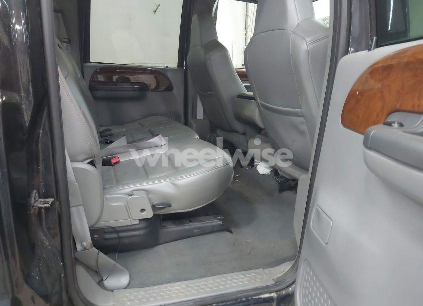 Photo 8 of 2004 Ford F-350 LARIAT/XL/XLT (VIN 1FTSW31P74EB44030)