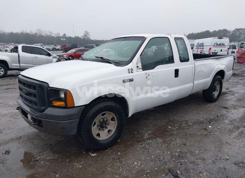 Photo 2 of 2006 Ford F-250 LARIAT/XL/XLT (VIN 1FTSX20596EB76276)