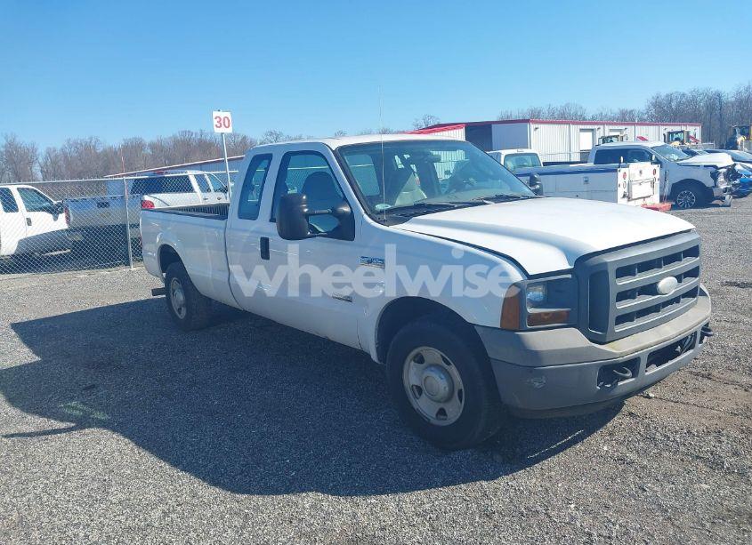 2005 Ford F-250 LARIAT/XL/XLT (VIN 1FTSX20P35EB15506) main photo