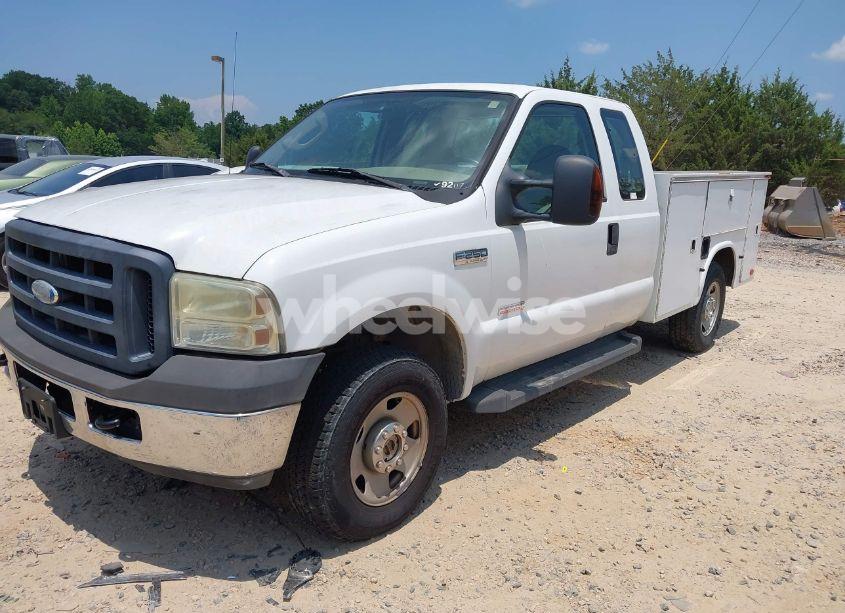 Photo 2 of 2007 Ford F-250 LARIAT/XL/XLT (VIN 1FTSX21P27EA15687)
