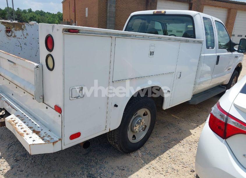 Photo 4 of 2007 Ford F-250 LARIAT/XL/XLT (VIN 1FTSX21P27EA15687)