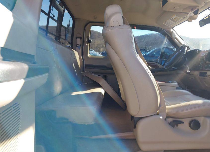 Photo 8 of 2006 Ford F-250 LARIAT/XL/XLT (VIN 1FTSX21P96EA96475)