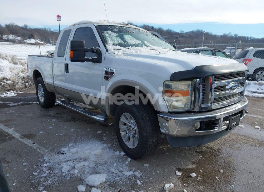 2008 Ford F-250 LARIAT (VIN 1FTSX21R18EC27449) main photo