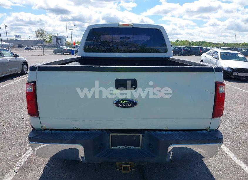 Photo 6 of 2010 Ford F-250 LARIAT/XL/XLT (VIN 1FTSX2B5XAEB31031)