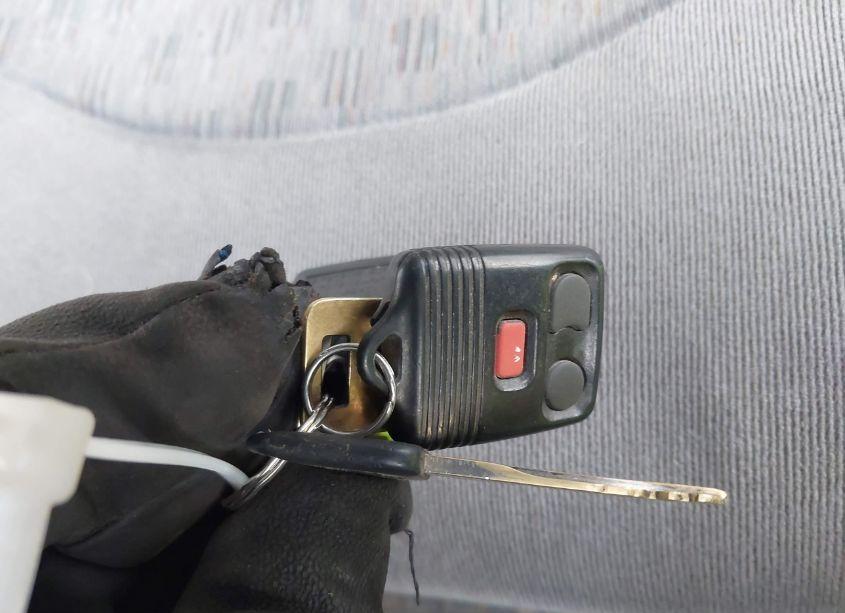 Photo 11 of 1999 Ford F-350 LARIAT/XL/XLT (VIN 1FTSX31F5XEE28698)