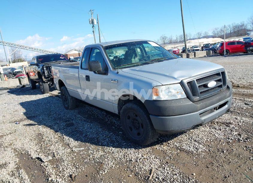 2007 Ford F-150 XL/XLT (VIN 1FTVF14587NA44017) main photo