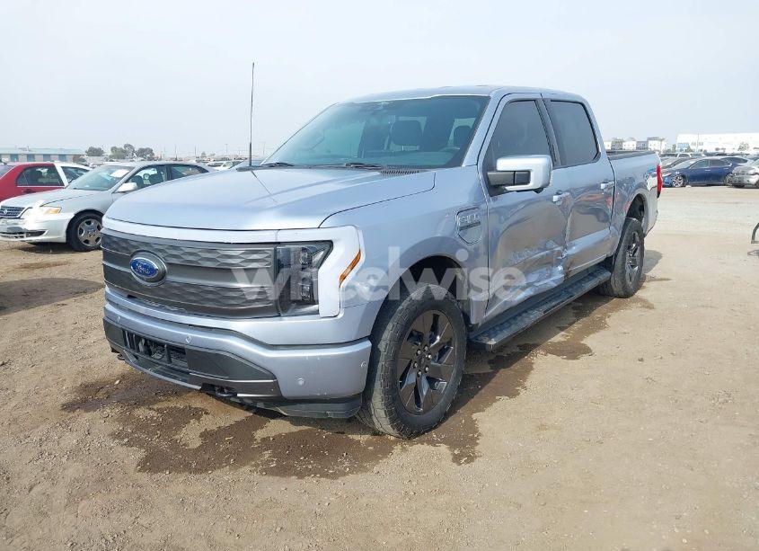Photo 2 of 2022 Ford F-150 LIGHTNING LARIAT (VIN 1FTVW1EL0NWG16234)
