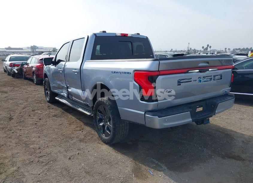 Photo 3 of 2022 Ford F-150 LIGHTNING LARIAT (VIN 1FTVW1EL0NWG16234)