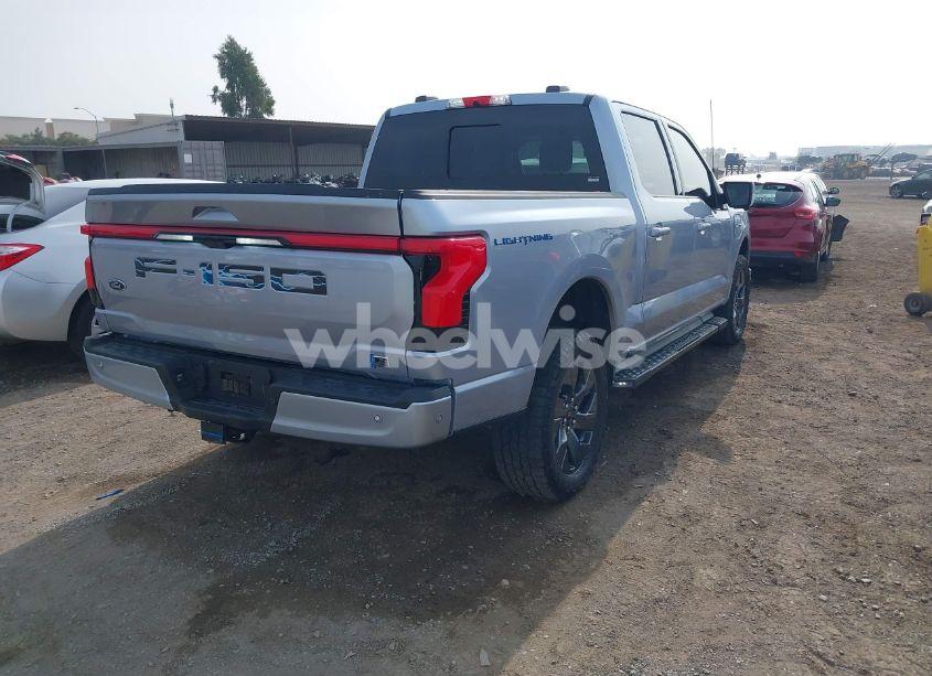 Photo 4 of 2022 Ford F-150 LIGHTNING LARIAT (VIN 1FTVW1EL0NWG16234)